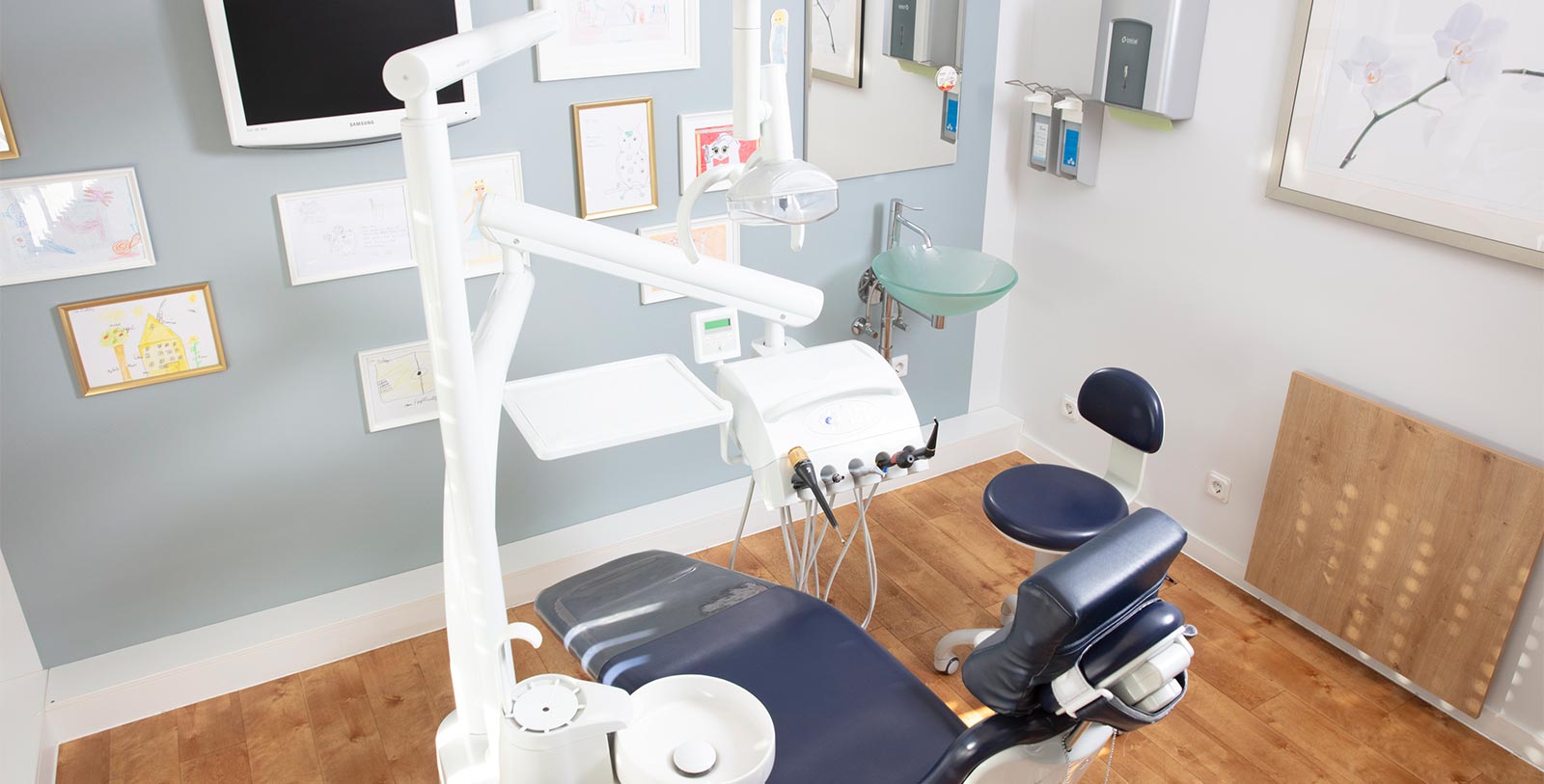 Behandlungsraum · Zahnarztpraxis in Dortmund Dr Hardenacke
